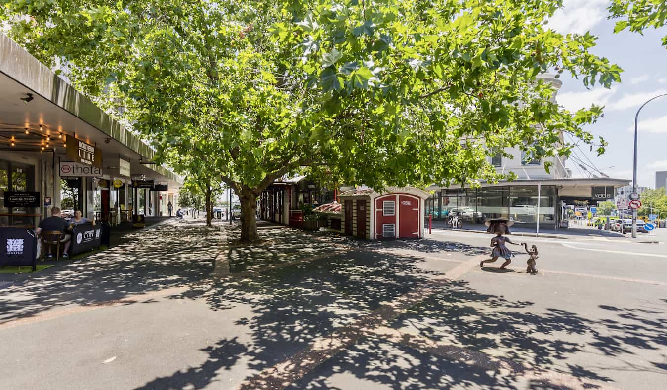 A quiet day on K Road on a sunny day in Auckland, New Zealand